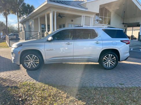 Used 2022 Chevrolet Traverse High Country image 2