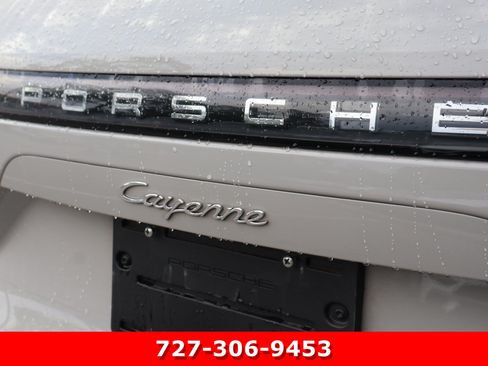 Used 2022 Porsche Cayenne AWD/4WD image 8
