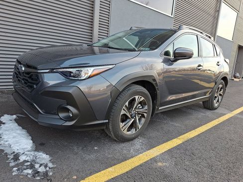 Used 2025 Subaru Crosstrek 2.0i Premium image 3