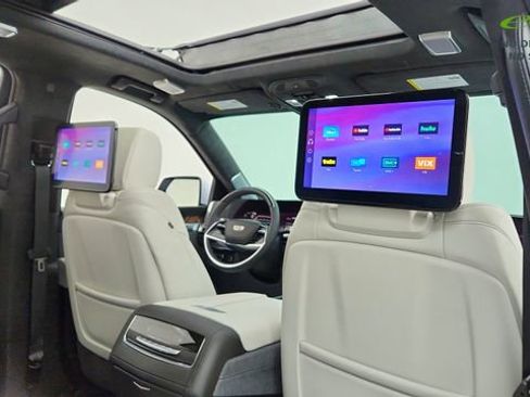 Used 2026 Cadillac Escalade Platinum Sport AWD/4WD image 26