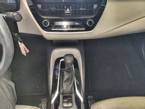 Used 2022 Toyota Corolla LE FWD image 19