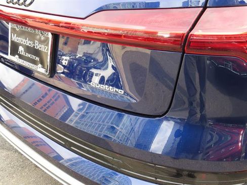 Used 2021 Audi e-tron Premium Plus w/ Premium Plus Package image 28