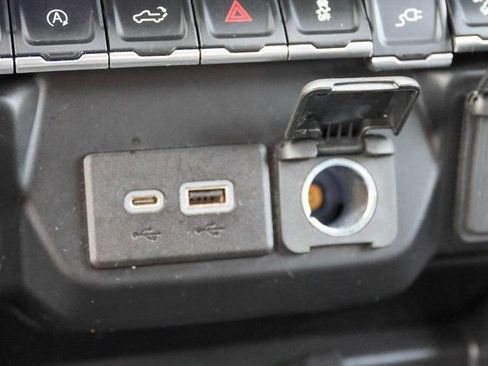 Used 2020 GMC Sierra 1500 SLT w/ SLT Premium Package image 28