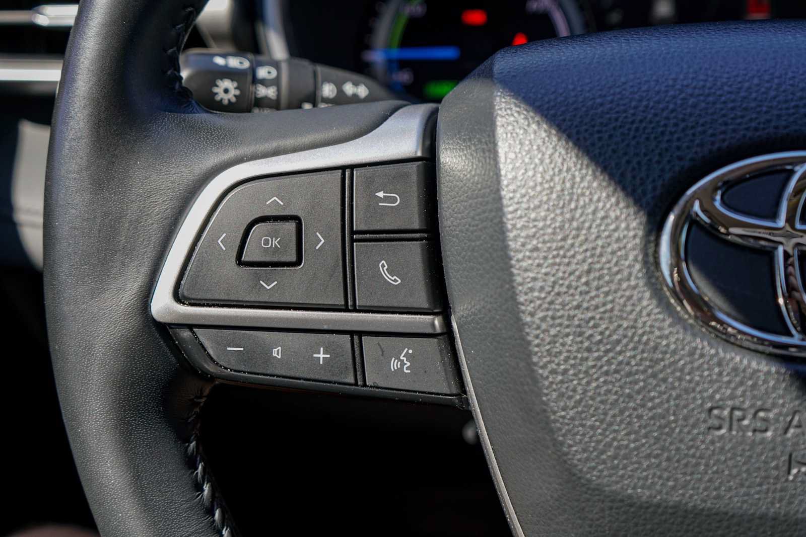 Used 2023 Toyota Highlander XLE FWD image 9
