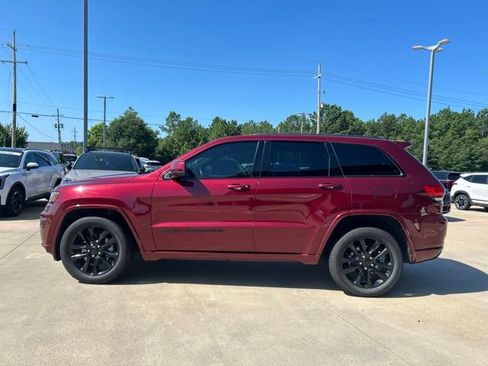 Used 2022 Jeep Grand Cherokee Laredo X RWD image 5