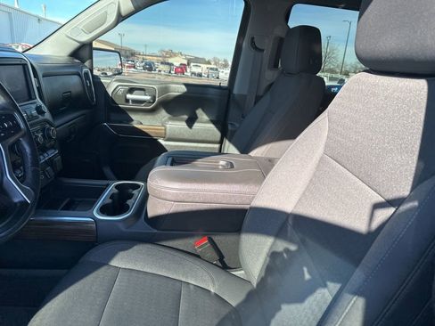 Used 2021 Chevrolet Silverado 1500 LT Trail Boss w/ Convenience Package II image 2