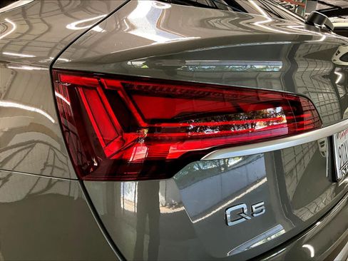 Used 2023 Audi Q5 2.0T Premium w/ Convenience Package AWD/4WD image 32