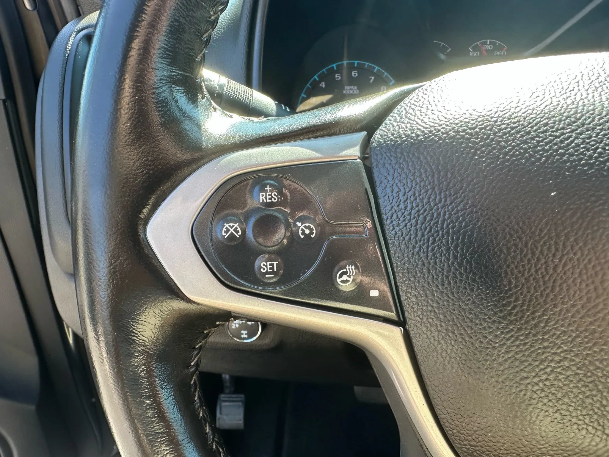 Used 2022 Chevrolet Colorado LT w/ Luxury Package AWD/4WD image 31