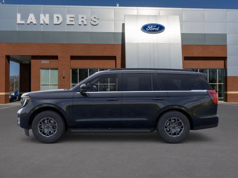 New 2026 Ford Expedition Active image 3