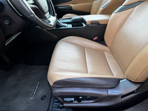 Used 2021 Lexus ES 350 w/ Premium Package image 16