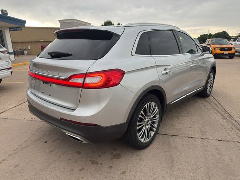 Used 2016 Lincoln MKX Reserve w/ Climate Package FWD image 9