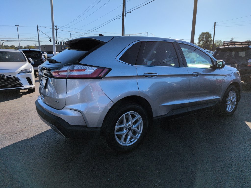 Used 2022 Ford Edge SEL AWD/4WD image 5