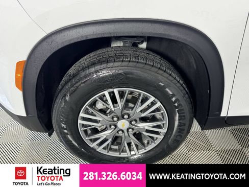 Used 2026 Chevrolet Traverse LT w/ Driver Confidence Package FWD image 30