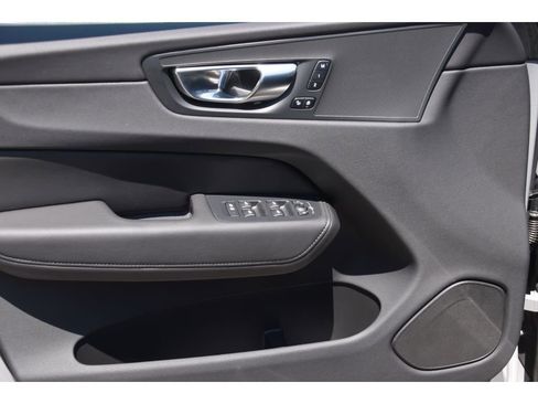 Used 2023 Volvo XC60 B5 Plus w/ Climate Package AWD/4WD image 28