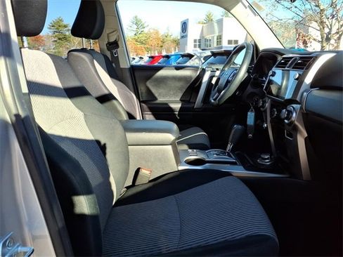 Used 2015 Toyota 4Runner SR5 image 7