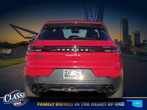 Used 2024 Porsche Cayenne S image 6