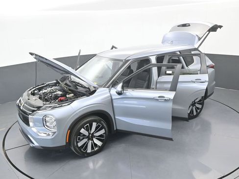 New 2026 Mitsubishi Outlander SE image 75