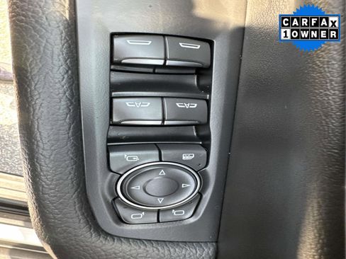 Used 2025 GMC Yukon Denali AWD/4WD image 22