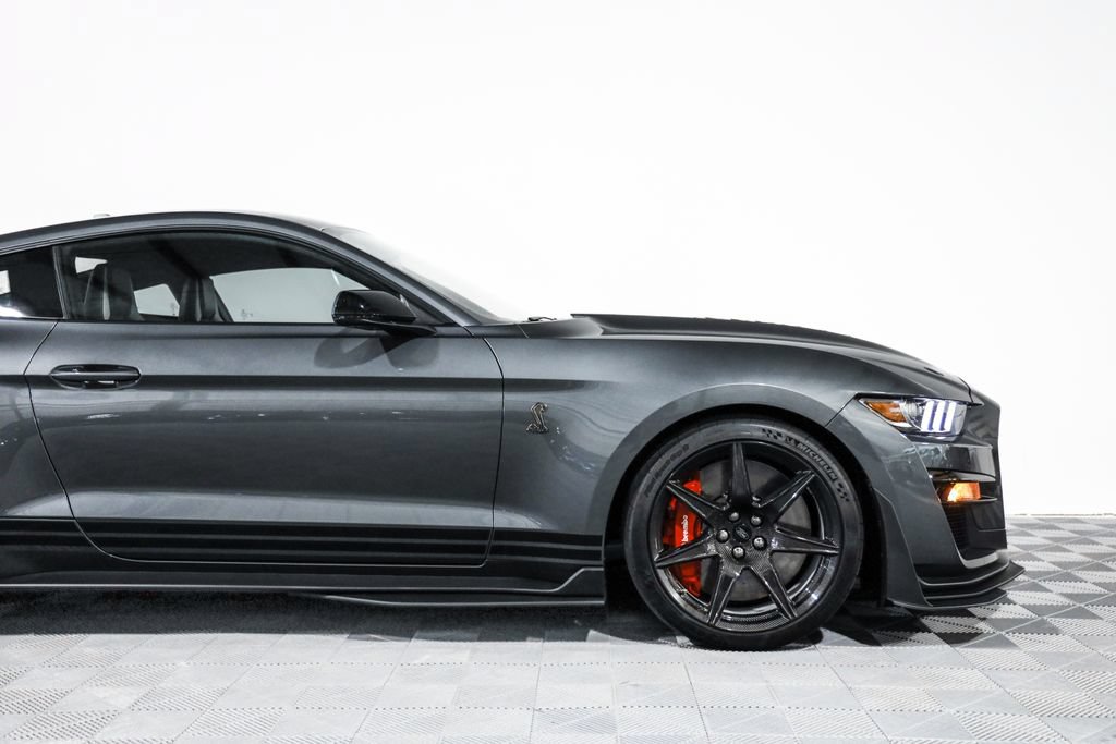 Used 2022 Ford Mustang Shelby GT500 w/ Carbon Fiber Track Pack RWD image 3