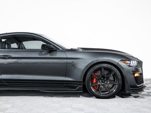 Used 2022 Ford Mustang Shelby GT500 w/ Carbon Fiber Track Pack RWD image 3