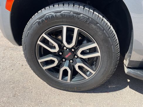 Used 2023 GMC Yukon AT4 image 9