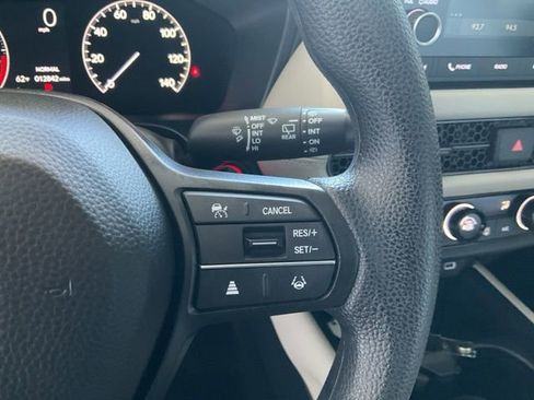 Certified 2025 Honda HR-V LX image 11