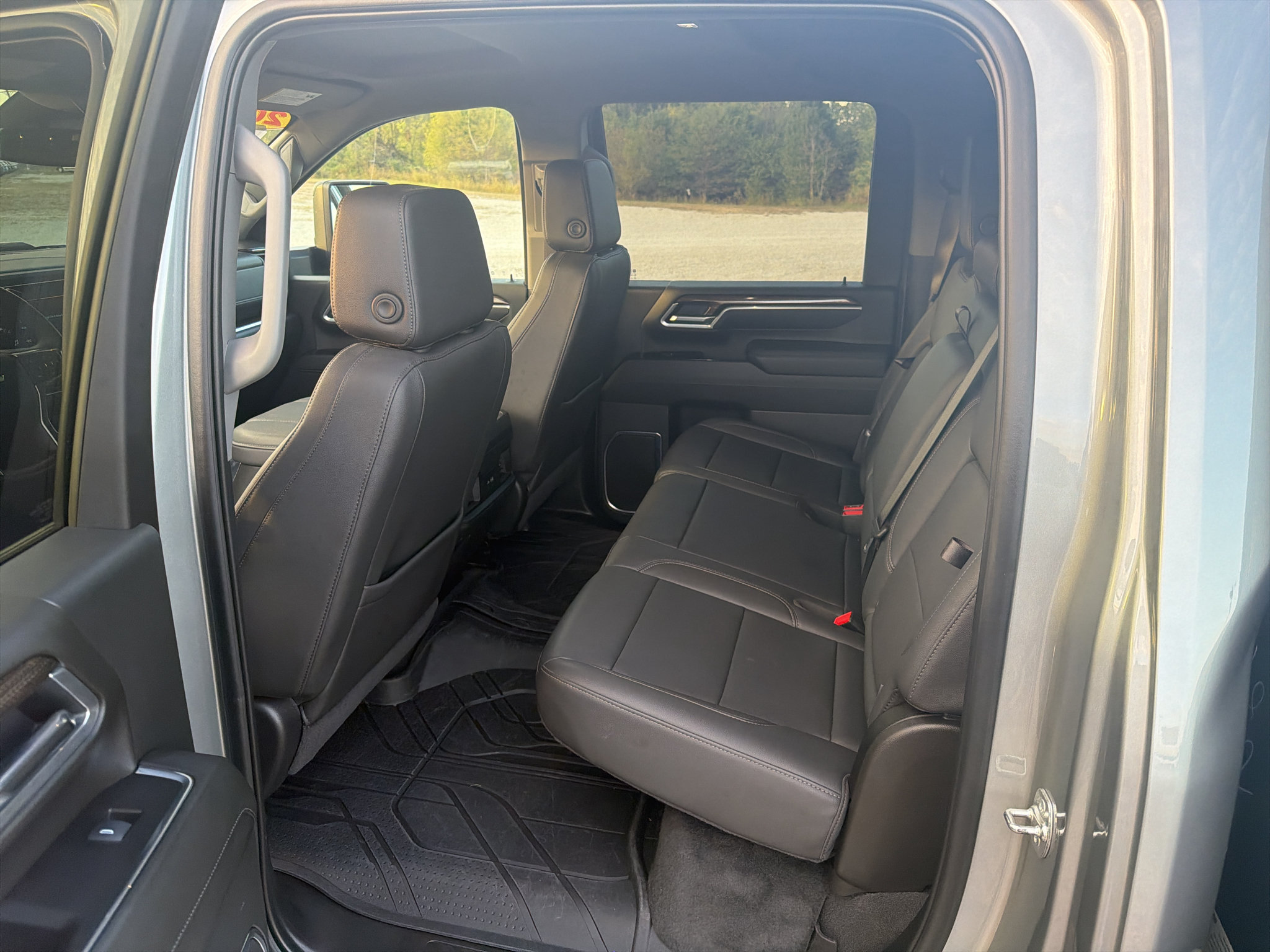 Used 2025 Chevrolet Silverado 3500 LT w/ All Star Edition AWD/4WD image 10