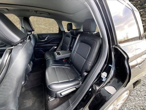 Used 2021 Lincoln Corsair AWD w/ Premium Package image 24