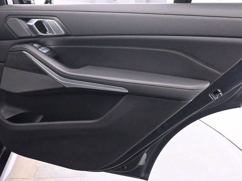Used 2019 BMW X7 xDrive40i w/ Premium Package AWD/4WD image 19