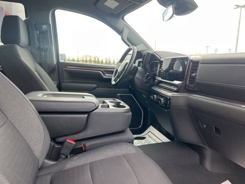 Used 2024 Chevrolet Silverado 1500 LT image 29