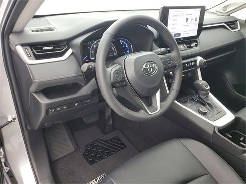 Used 2024 Toyota RAV4 XLE Premium image 21