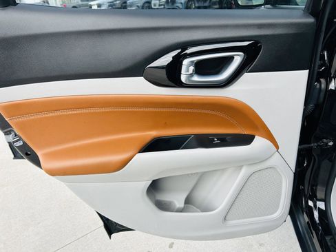 Used 2022 Jeep Compass Limited image 23