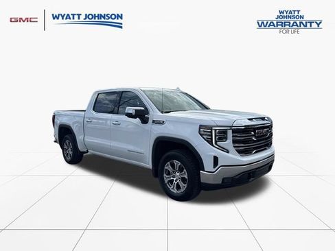 Used 2025 GMC Sierra 1500 SLT AWD/4WD image 1