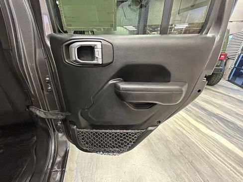 Used 2018 Jeep Wrangler Unlimited Sport S image 41