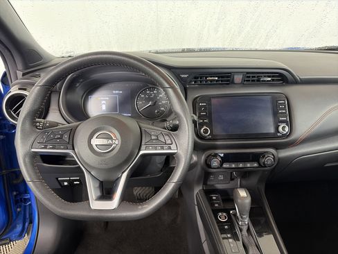 Used 2024 Nissan Kicks SR image 3