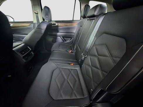 Used 2025 Volkswagen Atlas SE FWD image 26