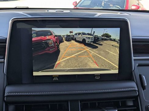 Used 2024 Chevrolet Tahoe Premier RWD image 32