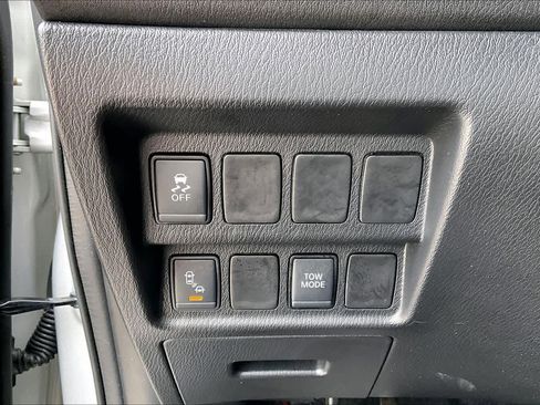 Used 2020 Nissan Pathfinder SV FWD image 33