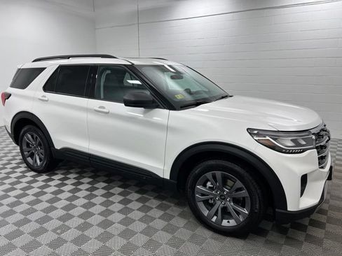 Used 2026 Ford Explorer Active w/ Active Comfort Package AWD/4WD image 4