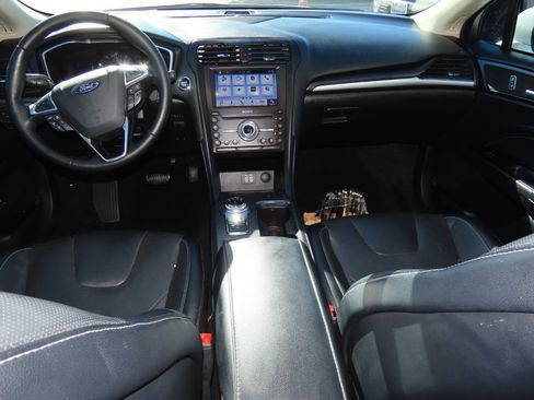 Used 2019 Ford Fusion Titanium image 23