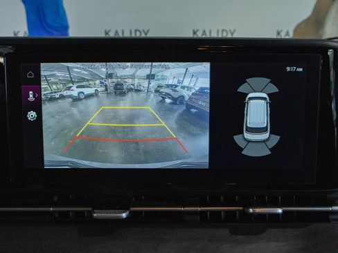 Used 2024 Kia Carnival EX FWD image 7