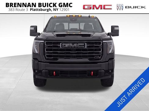 Certified 2025 GMC Sierra 3500 AT4 w/ AT4 Premium Plus Package AWD/4WD image 8