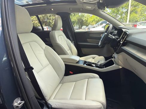 Used 2022 Volvo XC40 T5 Inscription w/ Advanced Package AWD/4WD image 16
