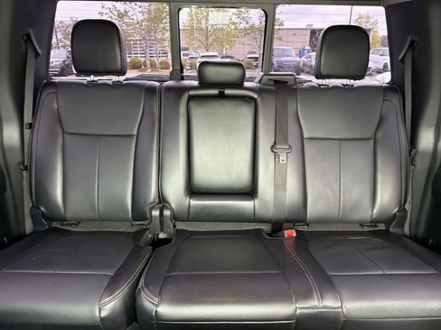 Used 2018 Ford F150 Lariat image 29