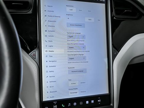 Used 2018 Tesla Model X 75D image 36