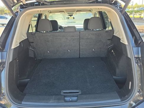 Certified 2025 Nissan Rogue SV FWD image 10