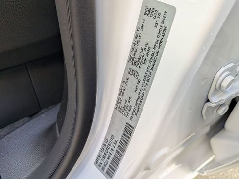 New 2026 RAM 1500 Express AWD/4WD image 32