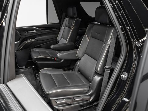 Used 2022 Cadillac Escalade Sport w/ Touring Package image 32