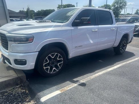 Used 2025 RAM 1500 Laramie w/ Sport Appearance Package AWD/4WD image 4