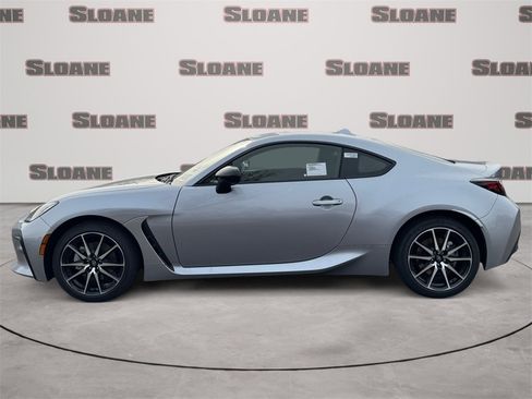 Used 2025 Toyota GR86 image 2